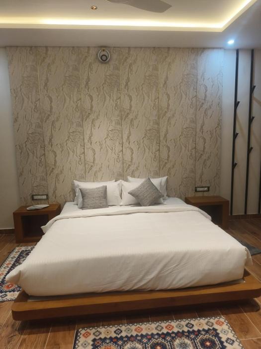 manava luxury service apartment