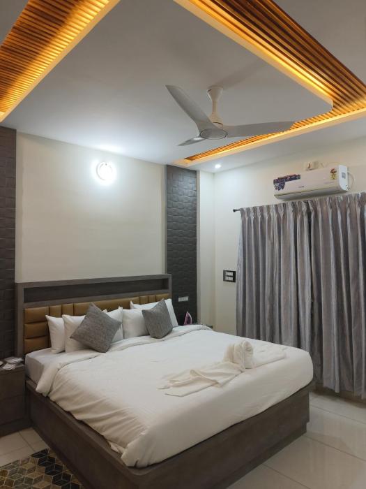 manava luxury service apartment