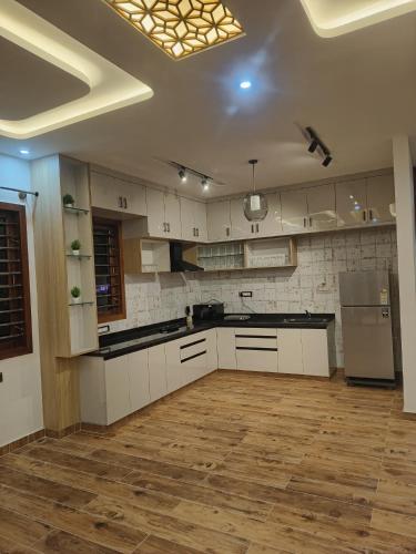 manava luxury service apartment