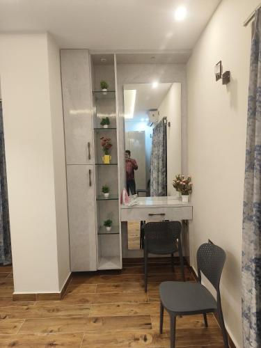 manava luxury service apartment