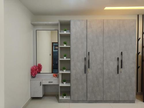 manava luxury service apartment