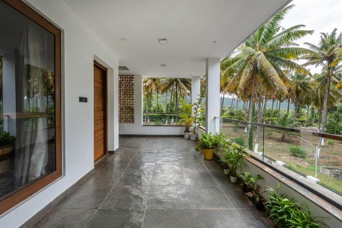 senaro luxury farm