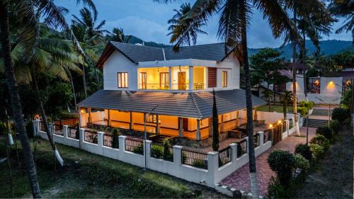 senaro luxury farm