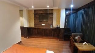 Food Plaza Family Restaurant & Hotel Shreyash Inn,,3 star