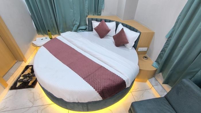 hotel the legend ahmedabad