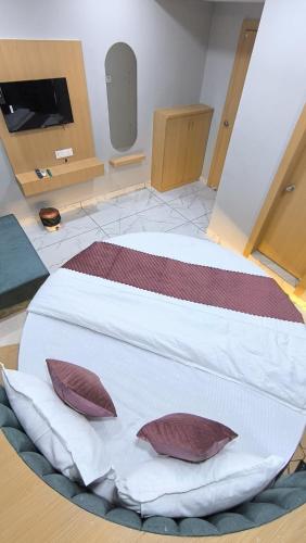 hotel the legend ahmedabad