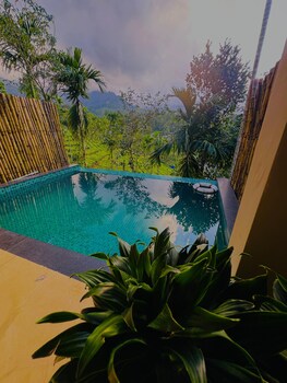 Hayashi Resort,,3 star