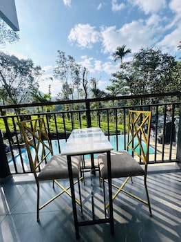 Hayashi Resort,,3 star