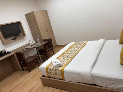 the royal metropolitan hotel igi airport delhi