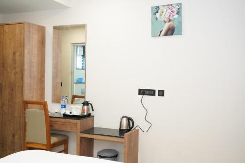 Hotel Jai's Inn,,5 star