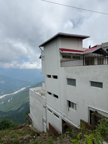 deolo mist a boutique mountain hotel