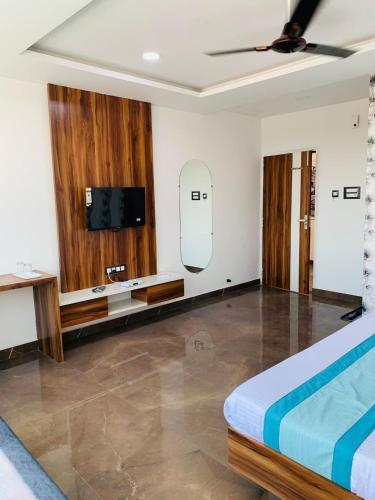 hotel stay well pithampur