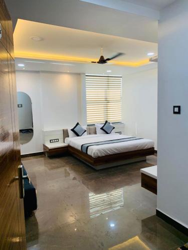 hotel stay well pithampur