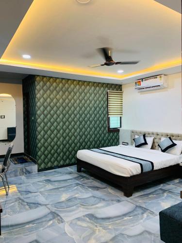 hotel stay well pithampur