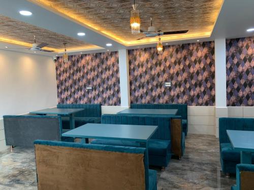 hotel stay well pithampur