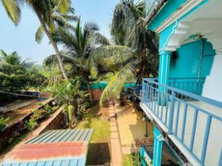 white villa arambol by spirit house