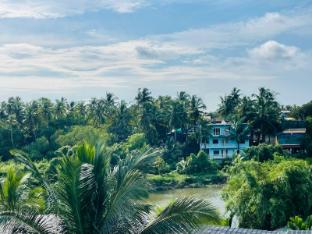 white villa arambol by spirit house