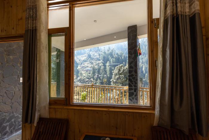 the evara stays jibhi