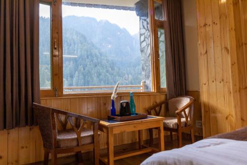 the evara stays jibhi