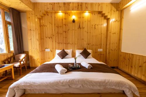 the evara stays jibhi