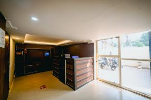 hotel laughing buddha