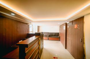 hotel laughing buddha