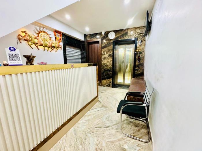 the ss grand near taj mahal