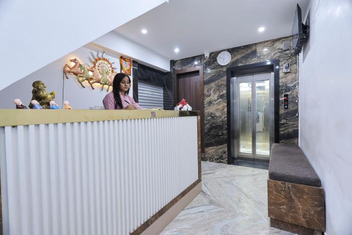 the ss grand near taj mahal