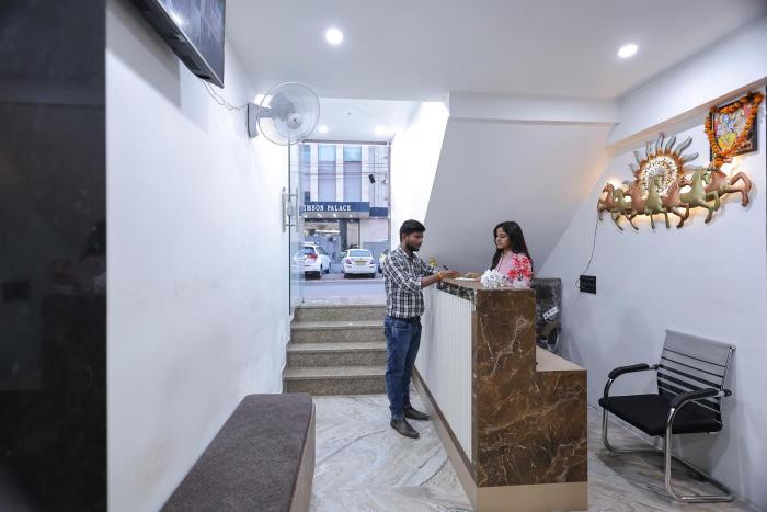 the ss grand near taj mahal