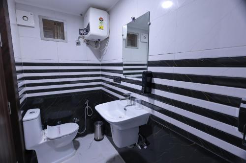 the ss grand near taj mahal