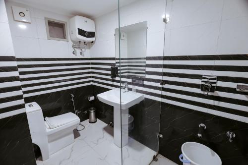 the ss grand near taj mahal