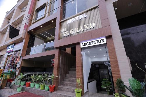 The Ss Grand Near Taj Mahal,,3 star