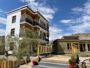 earthhome by angchok