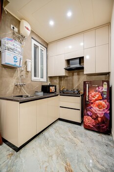 Lime Tree 1Bhk Service Apartment Gurgaon,,3 star