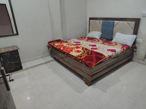 Shri Raghunandan Dham,,2 star