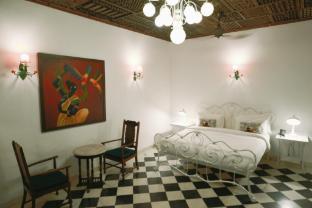 Neem Haveli,,3 star