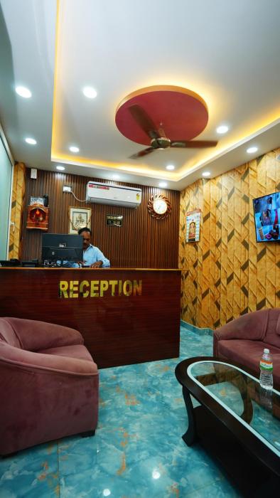 tejas paying guest house and restaurant