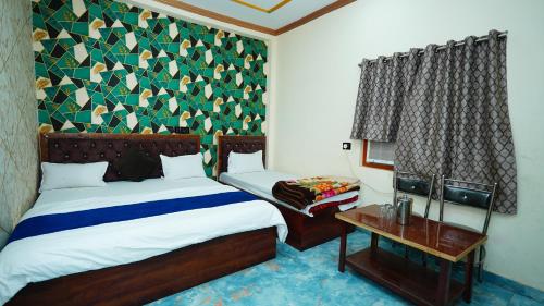Tejas Paying Guest House & Restaurant,,3 star