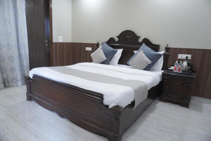 staybia hotel and service apartments sector 27 noida