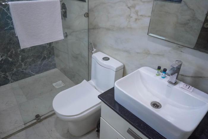 staybia hotel and service apartments sector 27 noida