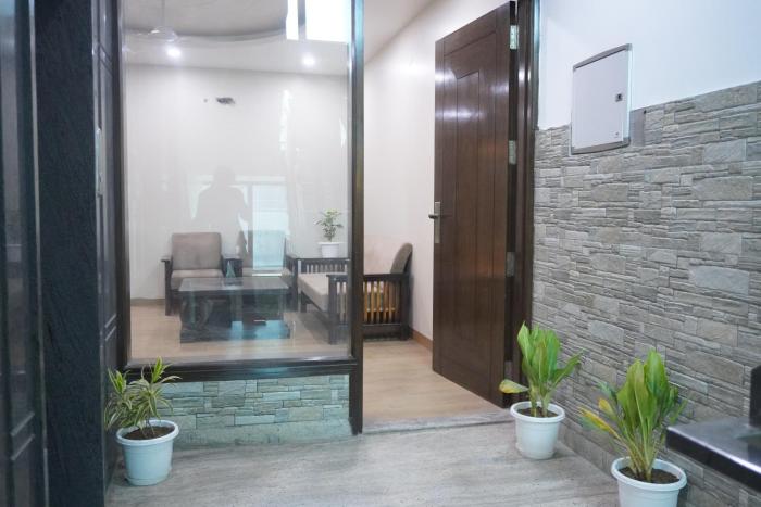 staybia hotel and service apartments sector 27 noida