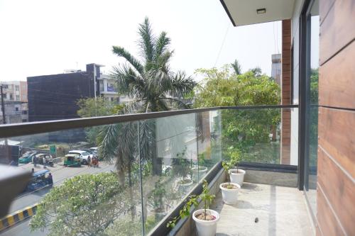 staybia hotel and service apartments sector 27 noida