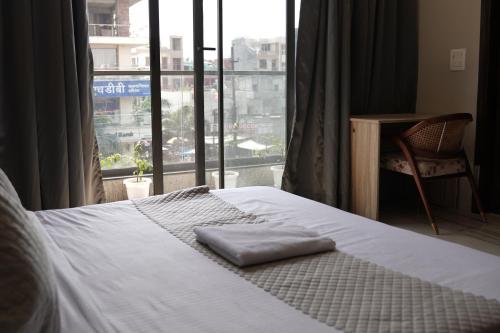 staybia hotel and service apartments sector 27 noida