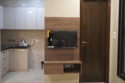 staybia hotel and service apartments sector 27 noida