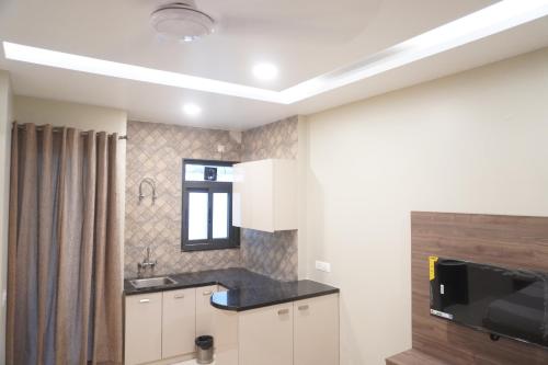 staybia hotel and service apartments sector 27 noida