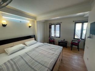 City Inn Hotel,,3 star