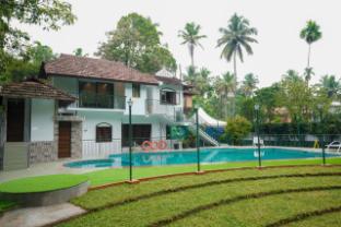 Mangrove Chendamangalam Heritage,,4 star