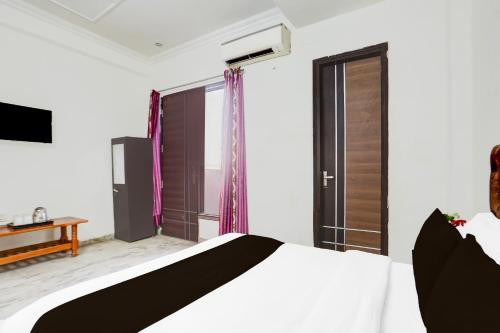 townhouse johri enclave metro station formerly second home