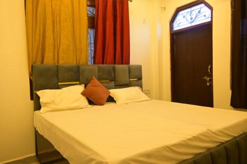 Bajrangbali Guest House,,5 star