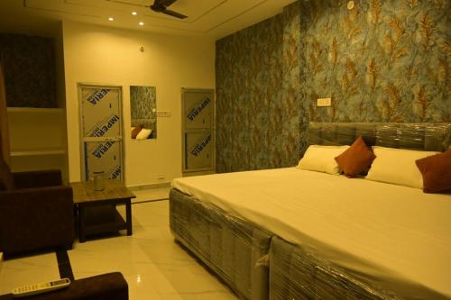 Bajrangbali Guest House,,5 star